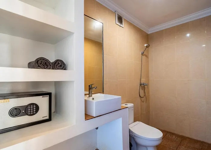 Lumturi House - Centrally Located بيت ضيافة