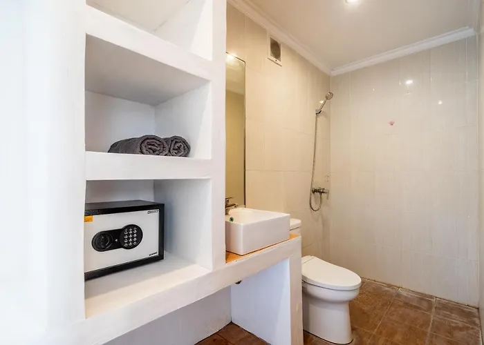 Lumturi House - Centrally Located *